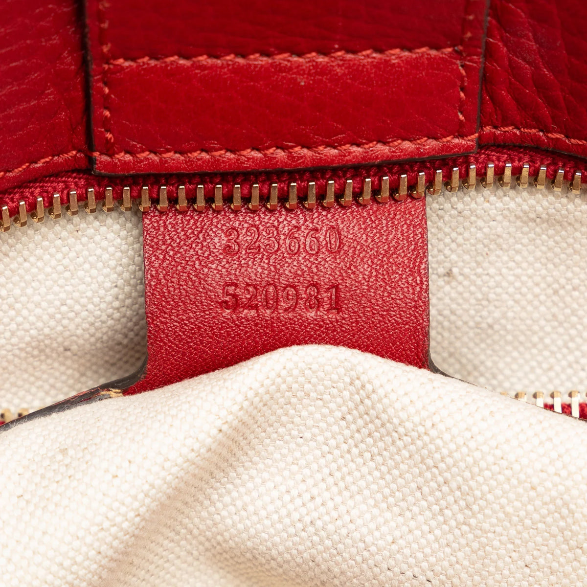 Pre-Owned Authenticated Gucci Medium Bamboo Shopper Calf Leather Red Satchel Unisex (Good)