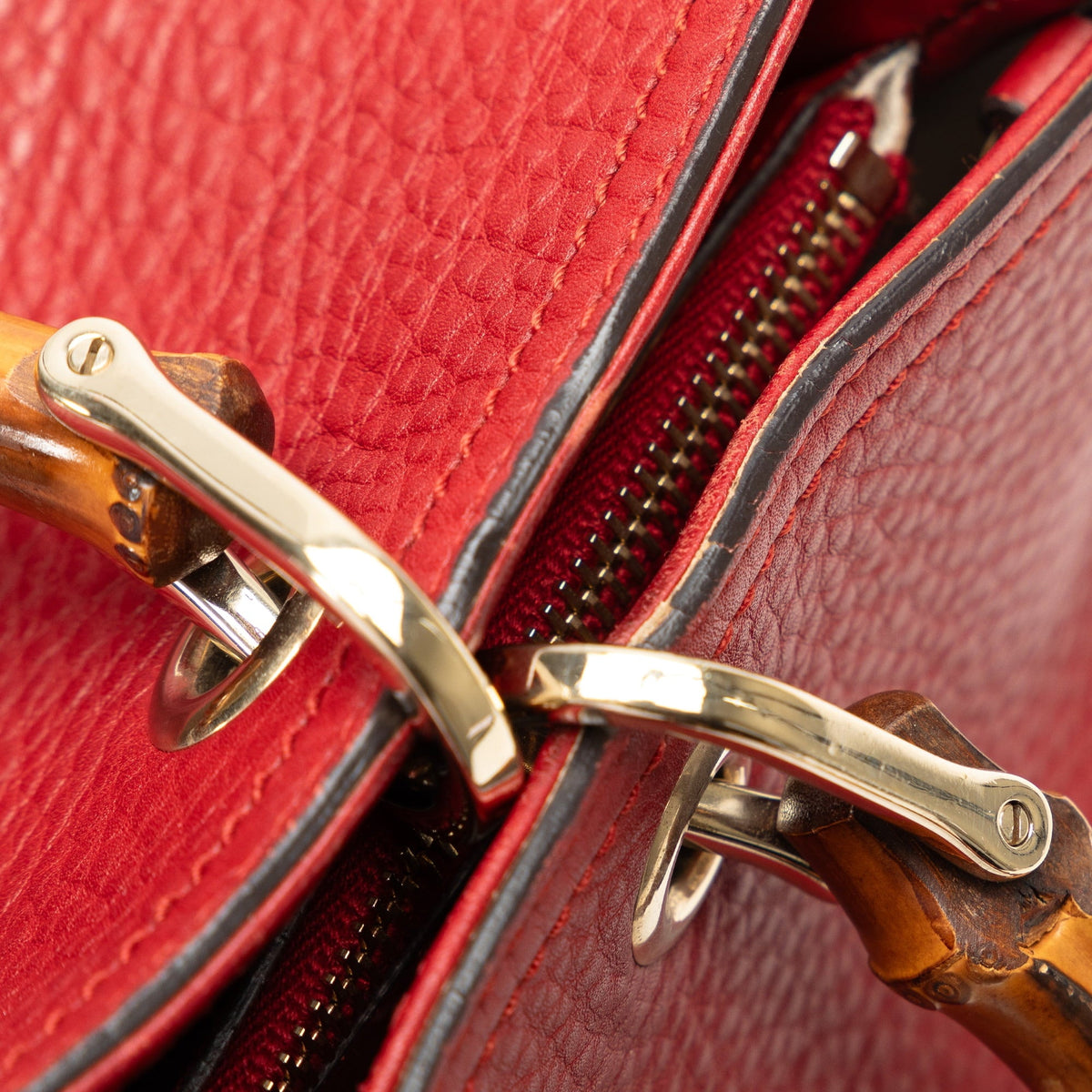 Pre-Owned Authenticated Gucci Medium Bamboo Shopper Calf Leather Red Satchel Unisex (Good)