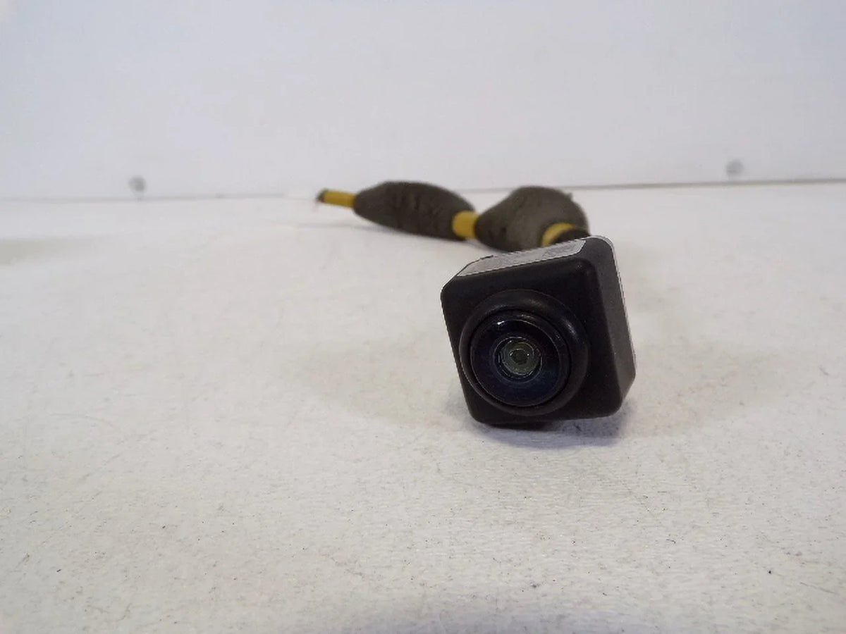 Pre-Owned 16-20 Nissan Pathfinder Rear View Backup Camera OEM LKQ (Good)