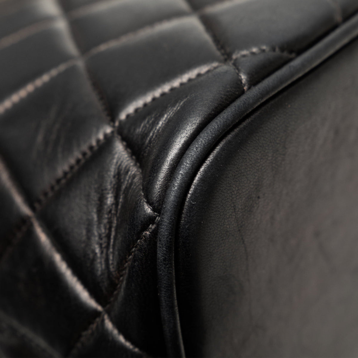 Pre-Owned Authenticated Chanel Quilted Lambskin Dome Shoulder Bag Leather Black Unisex (Good)